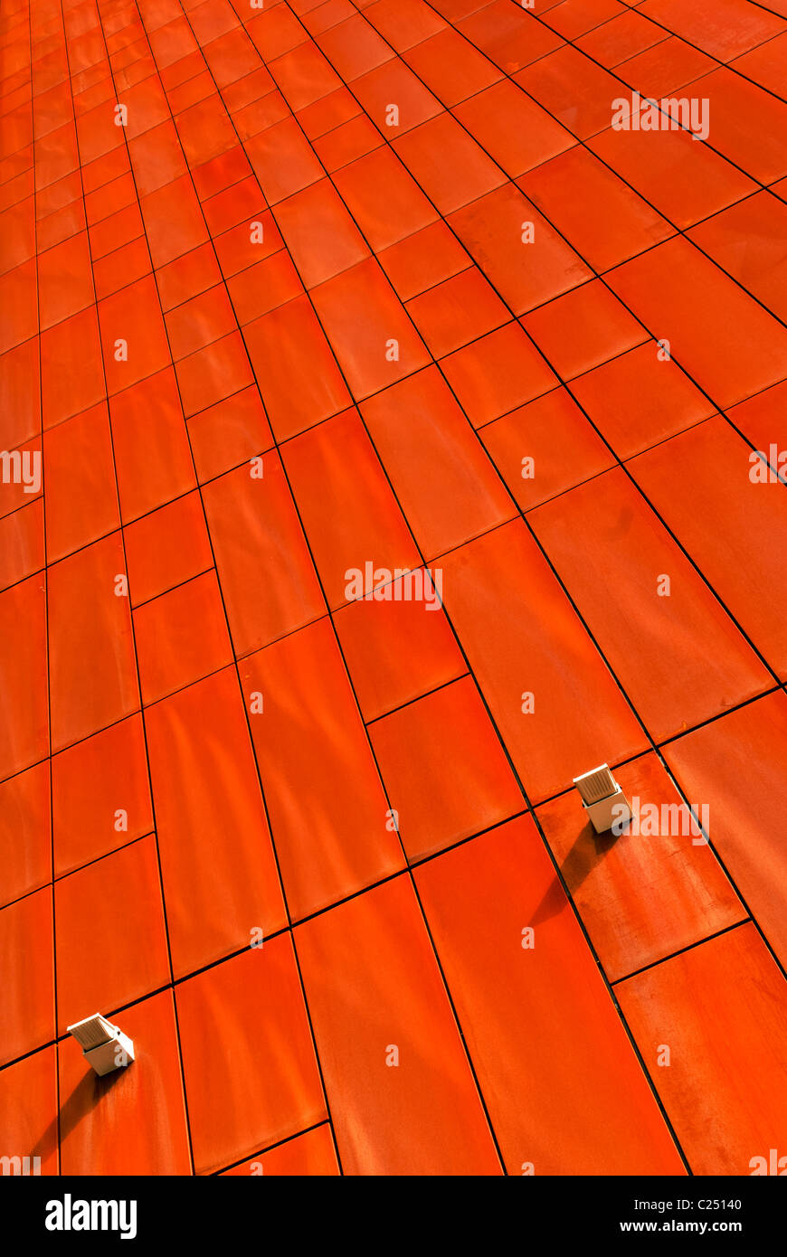 Metal cladding architecture hi-res stock photography and images - Alamy