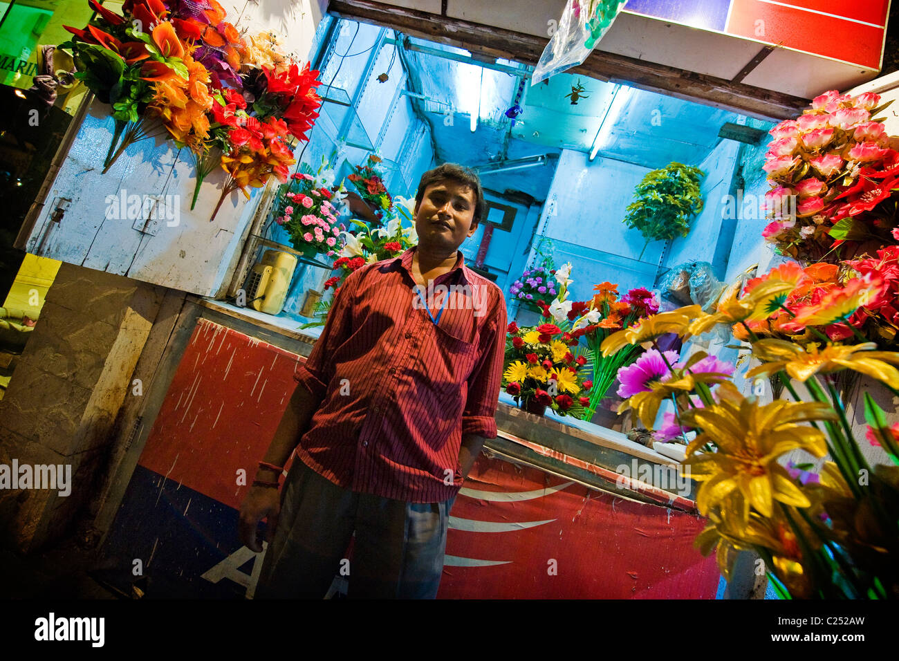 Flowers seller, Mumbai, India Stock Photo Alamy