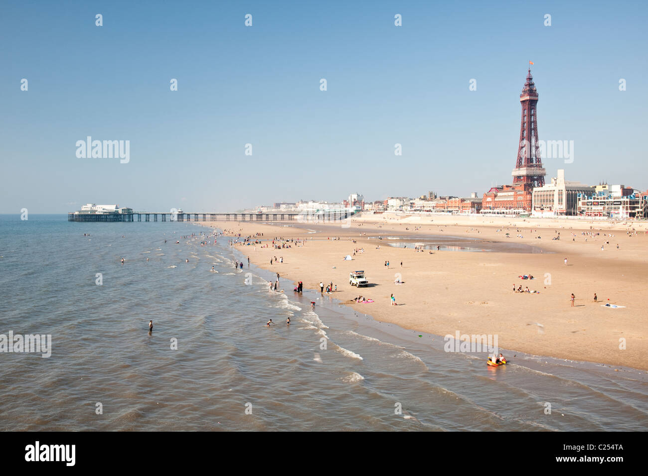 Blackpool Tower At Blackpool Beach In Lancashire England Uk Stock Photo Alamy