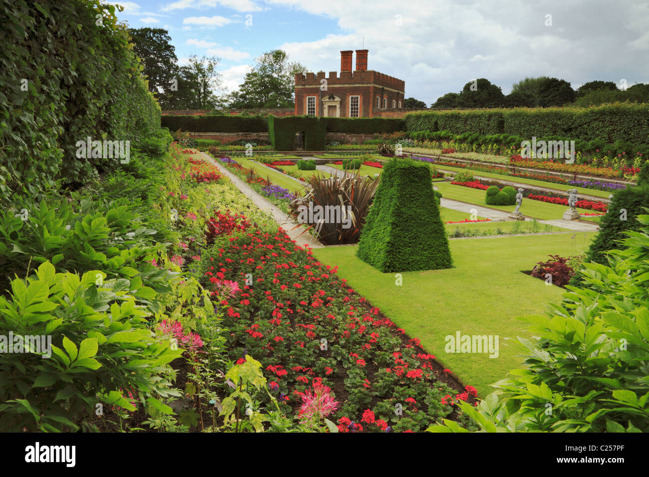 The Pond Garden and Banqueting hall, Hampton Court Palace Stock Photo