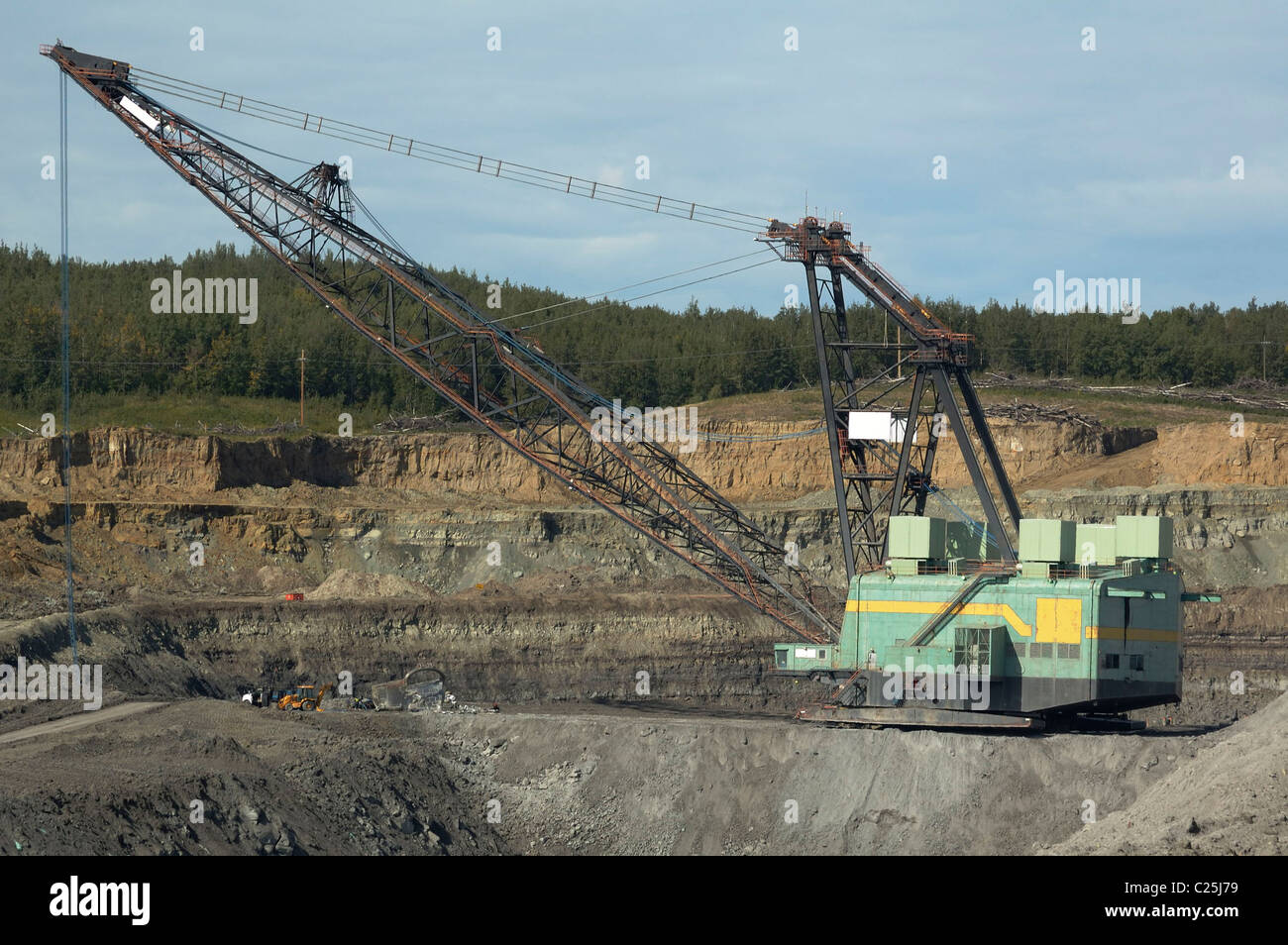 drag line mining bucket: coal Stock Photo