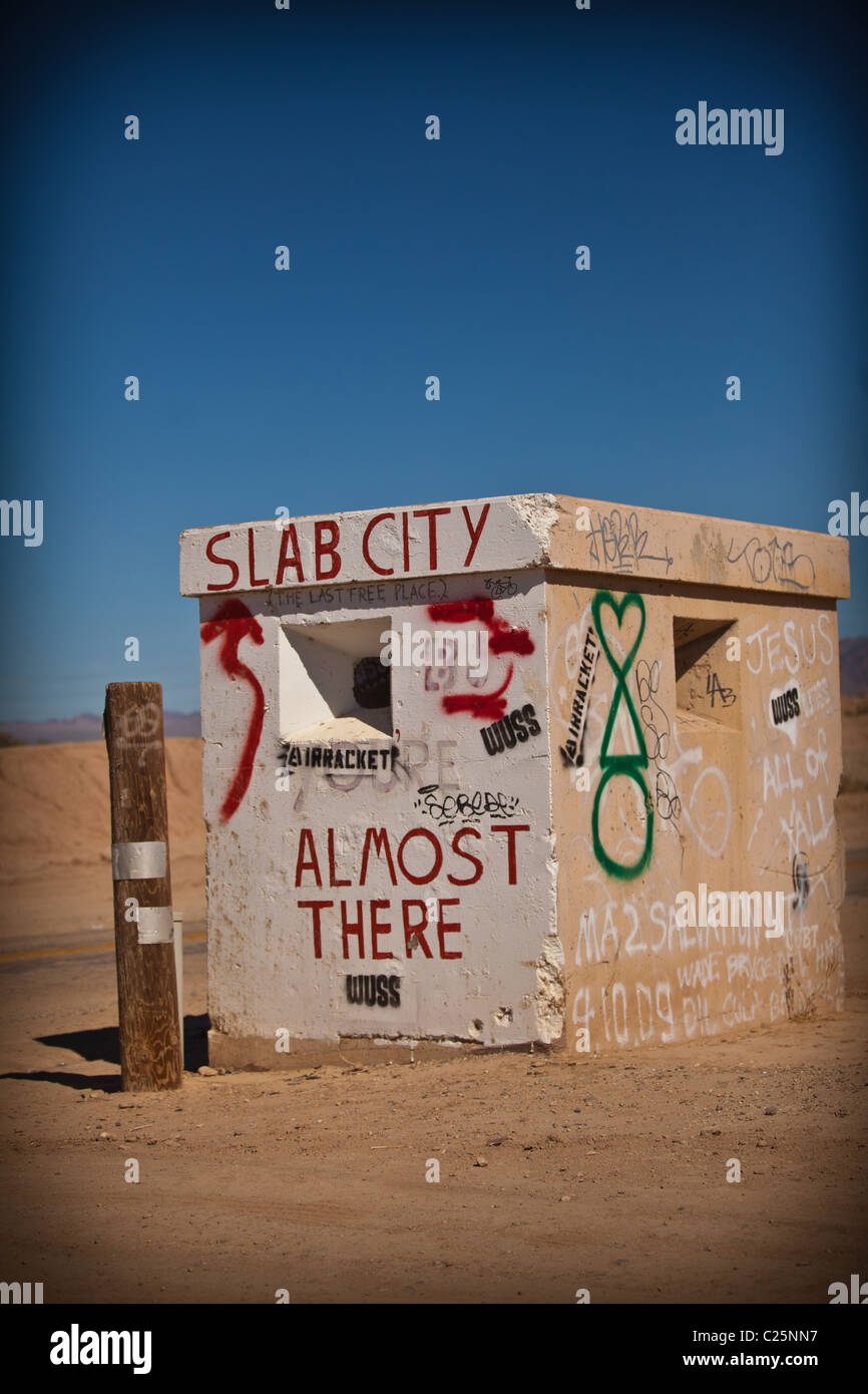 Abandoned guard post marking the entry to eccentric Slab City in the desert outside Niland, CA. Stock Photo