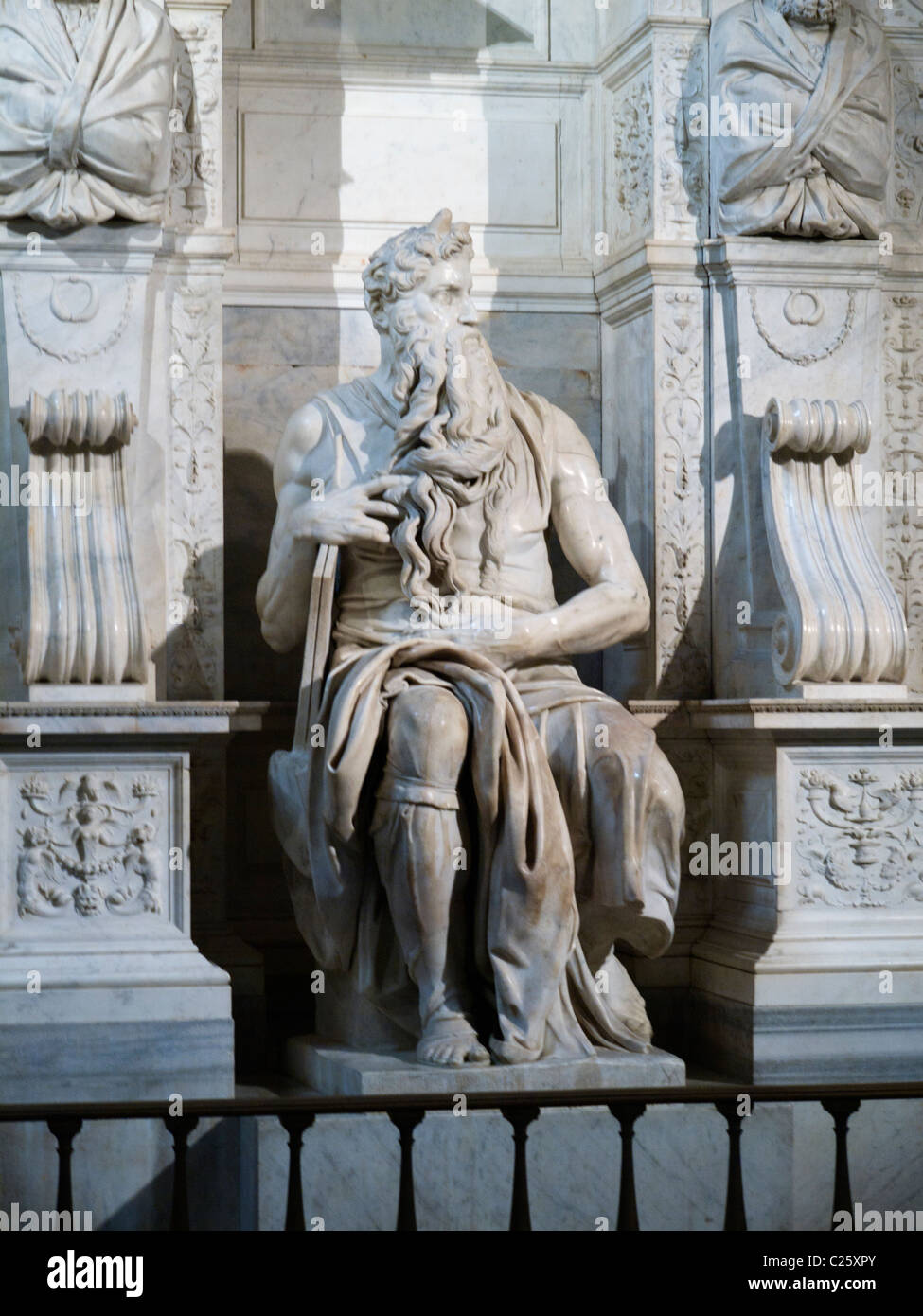 Moses By Michelangelo In The Church Of San Pietro In Vincoli Rome Stock Photo Alamy