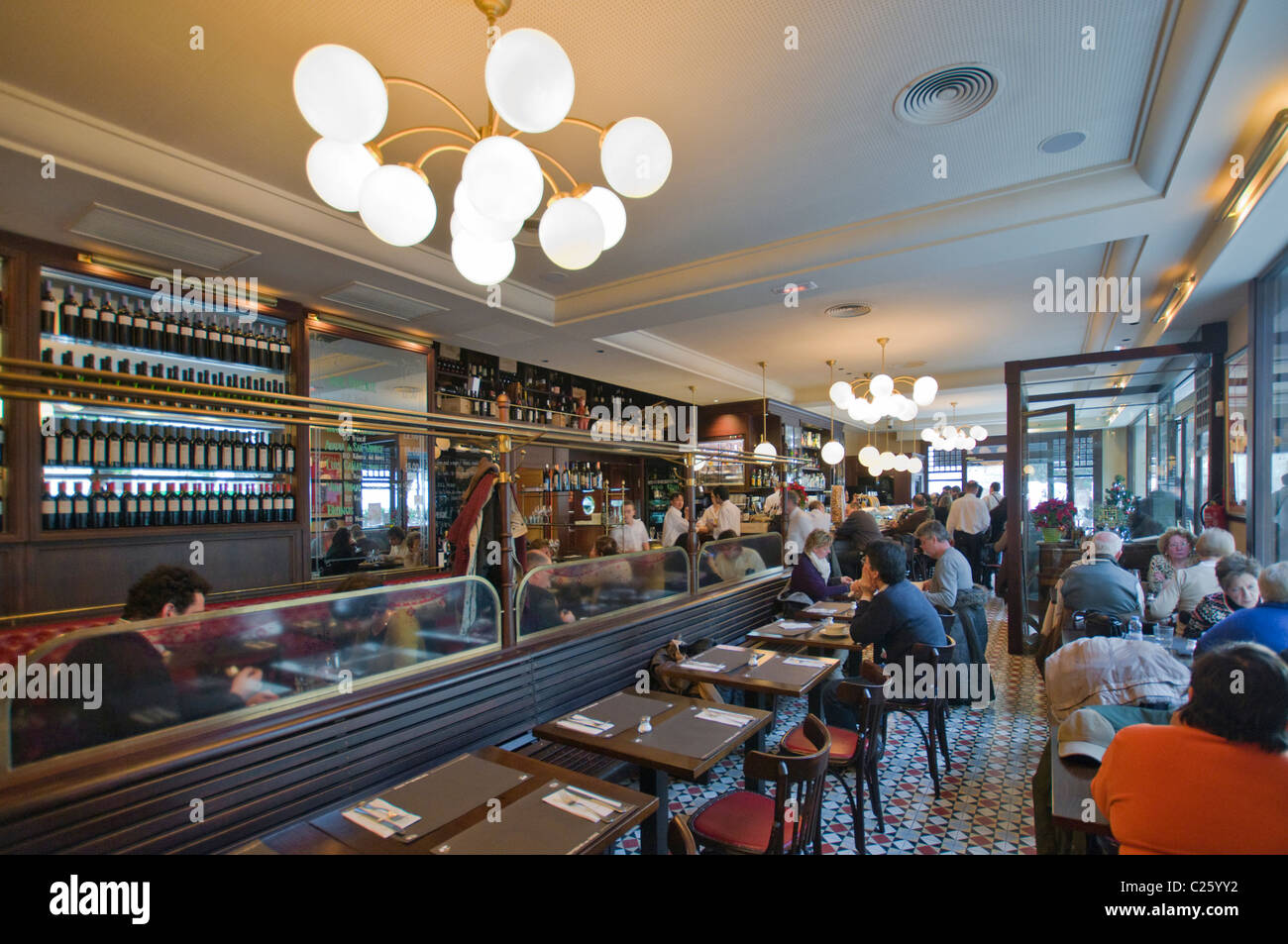 Barcelona tapas bar hires stock photography and images Alamy