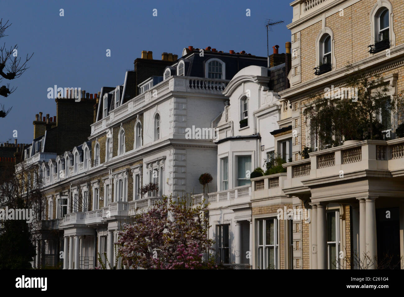 Luxury houses hi-res stock photography and images - Alamy