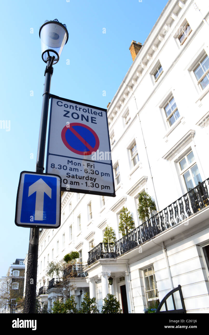 "Controlled zone" sign, South kensington Stock Photo Alamy