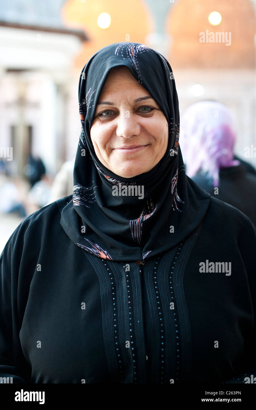 Arab lady at the Umayyad Mosque, Damascus, Syria Stock Photo
