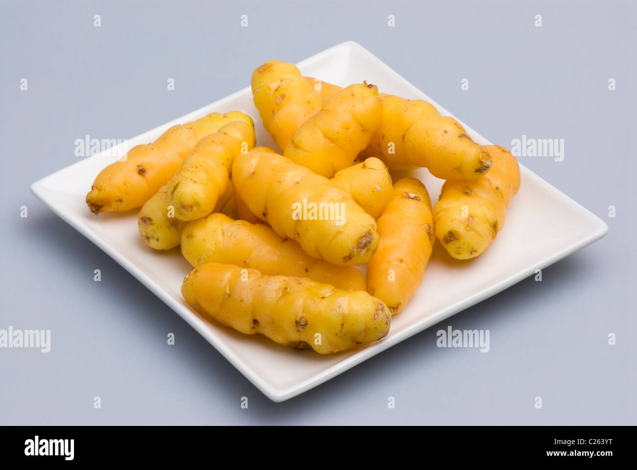 Yellow yams hi-res stock photography and images - Alamy