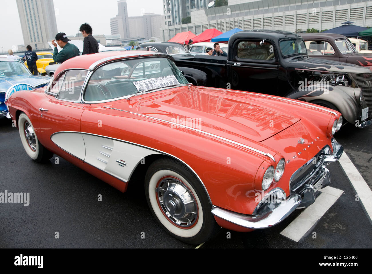 '61 Corvette at the Mooneyes Street Car Nationals, Odaiba, Tokyo Stock Photo