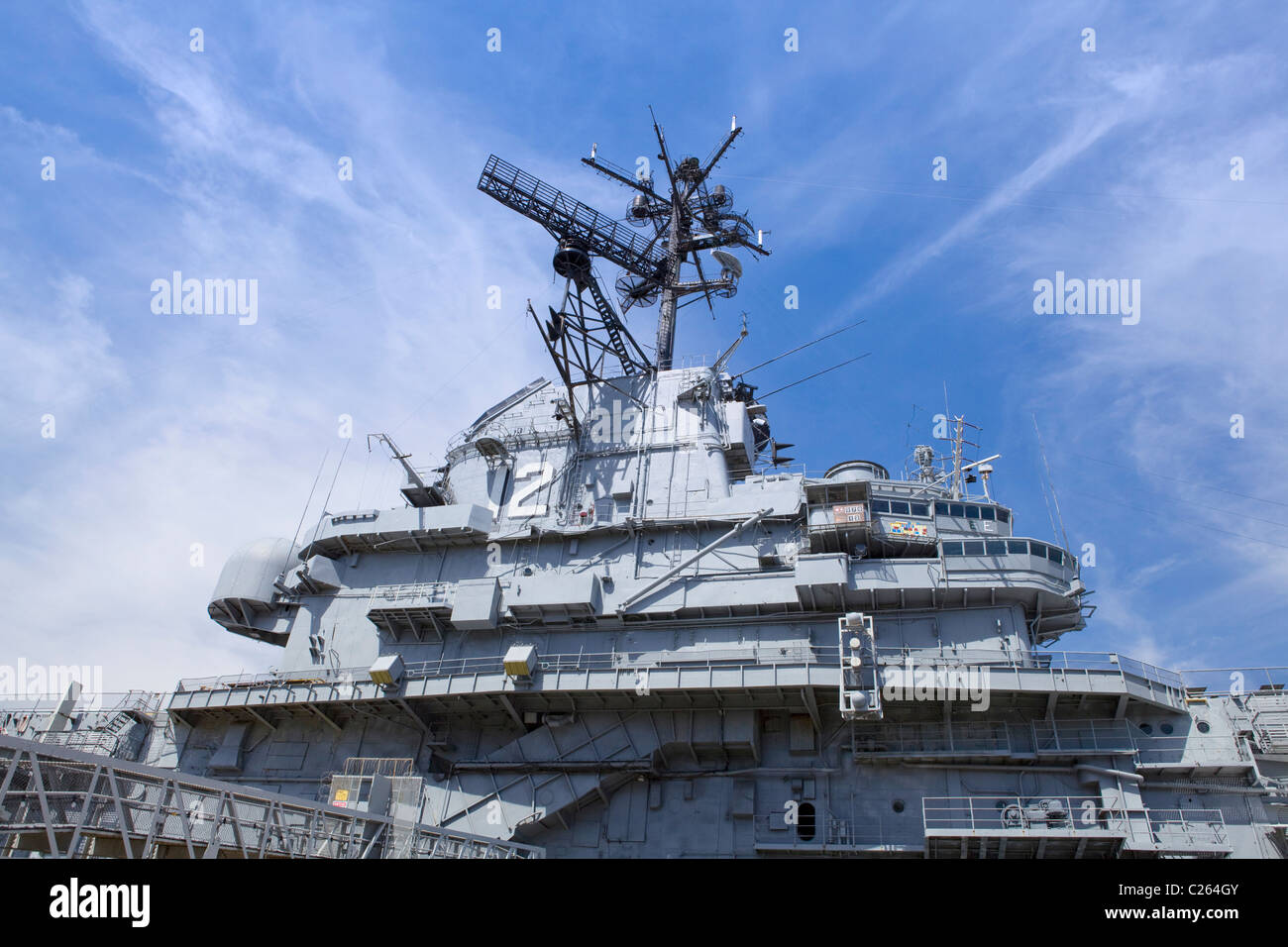 Aircraft carrier control tower