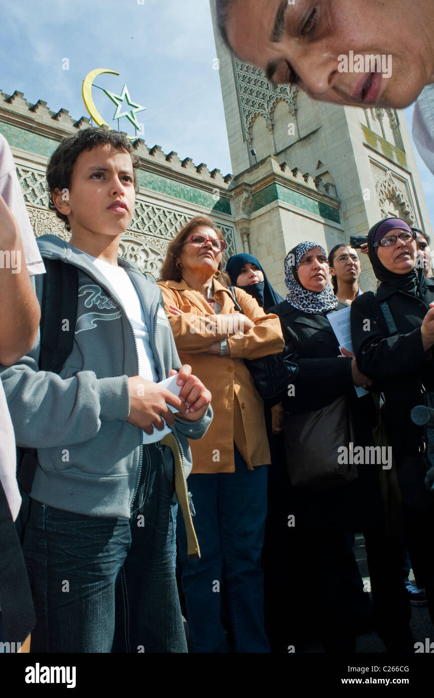 Paris, France, Crowd of Muslim Teenage Boys, Women, Demonstrating Against Islamophobia, near 'Mosquee de Paris' Mosque on Street, different cultures religion Stock Photo