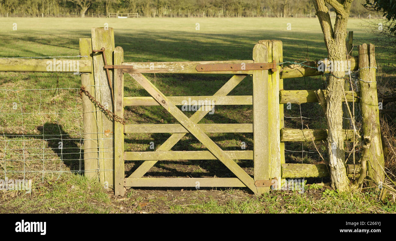 stile gate footpath path Stock Photo - Alamy