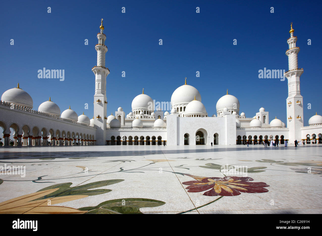 Sheikh Zayed Mosque, Abu Dhabi. Third biggest mosque in the world. Space for 10000 believers indoors and 30000 outdoors. Stock Photo
