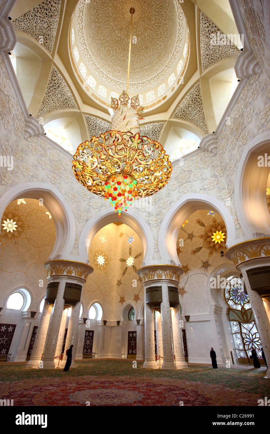 Sheikh Zayed Mosque, Abu Dhabi. Third biggest mosque in the world