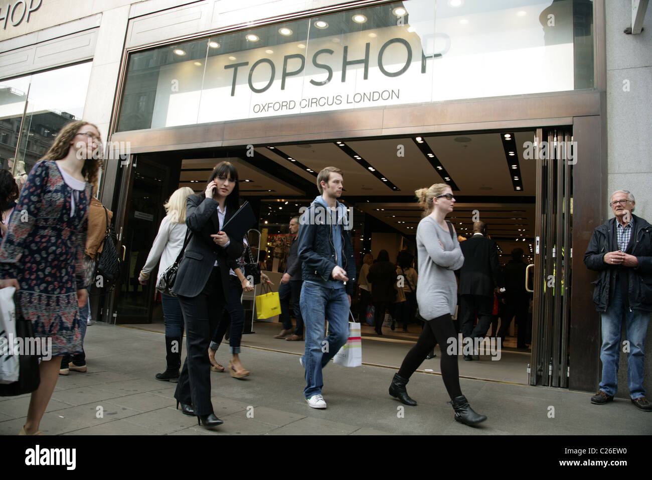 Topshop store hi-res stock photography and images - Alamy