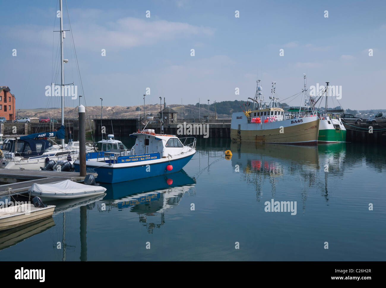 Padstow harbour fishing boats hi-res stock photography and images - Alamy