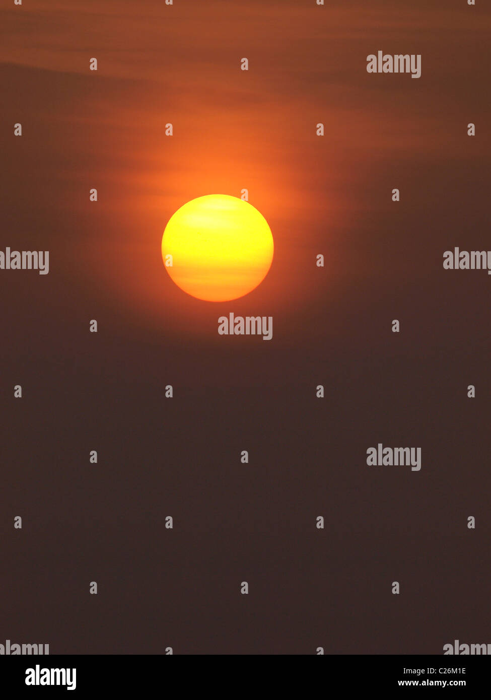 Sunset sky sun setting hi-res stock photography and images - Alamy