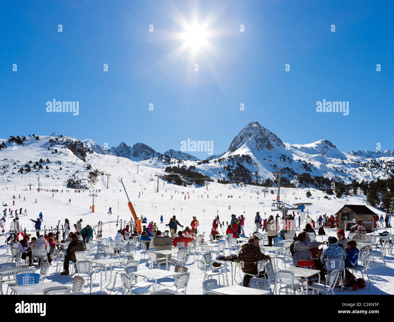 Cafe at the bottom of the slopes at Grau Roig, Pas de la Casa