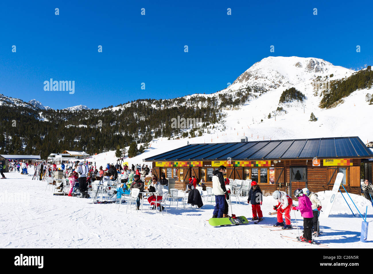 Cafe at the bottom of the slopes at Grau Roig, Pas de la Casa, Grandvalira Ski Area, Andorra Stock Photo