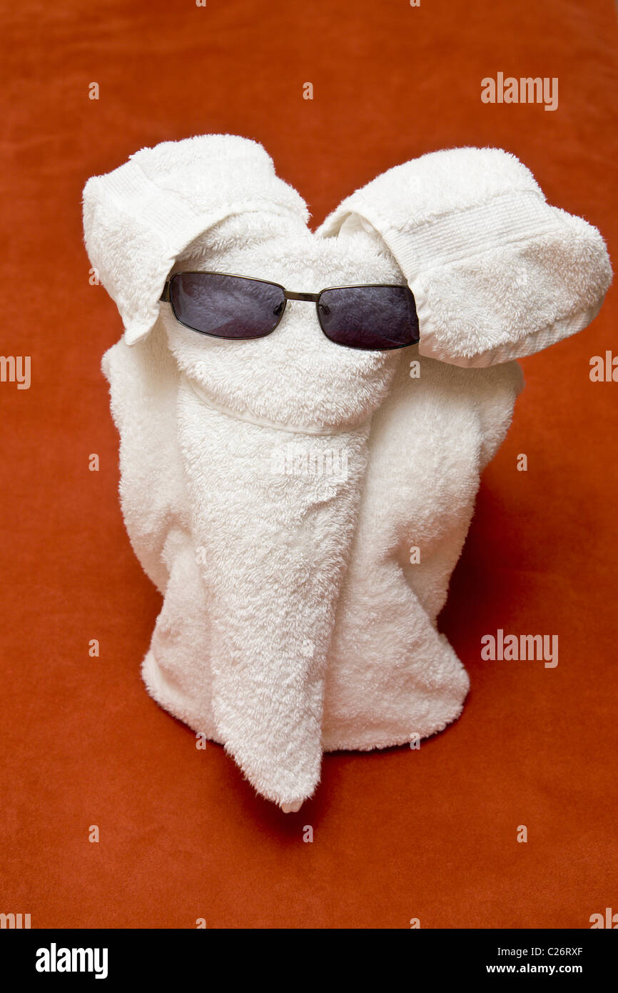 Cruise Ship Towel Folding Elephant Stock Photo Alamy