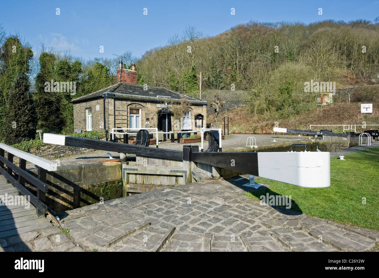 lock keepers cottage located on the rochdale canal at salterhebble in the pennine town of halifax,west yorkshire Stock Photo
