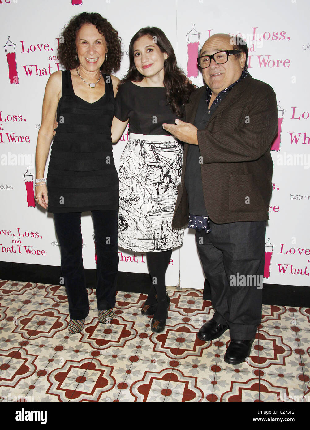 Rhea Perlman Said She'll Never Divorce Ex Danny Devito despite Their  Separation: 'What For?', image size:1002x1390