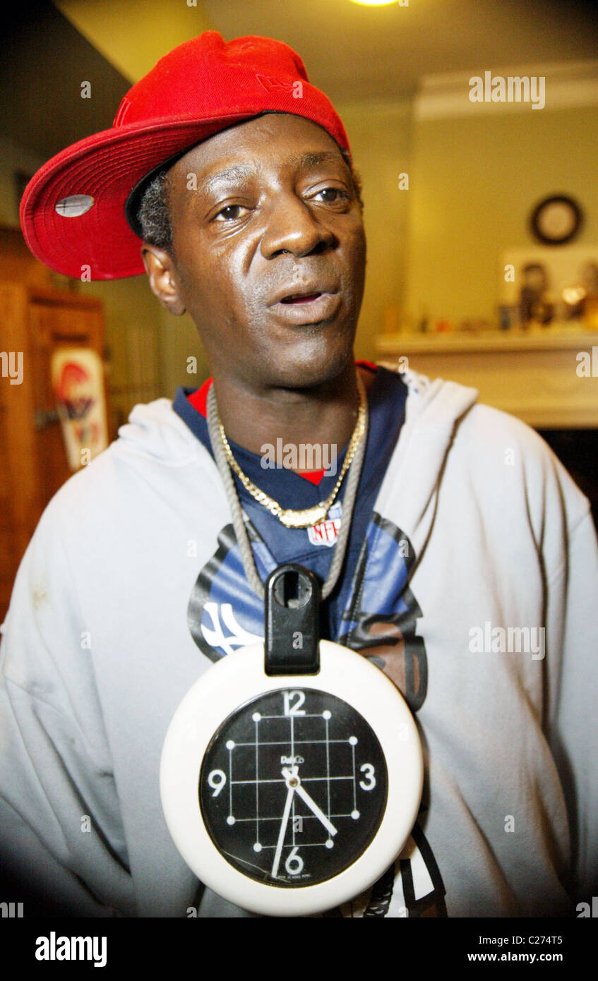 Flava Flav Public Enemy at the Sasha Bruce House for Homeless Youth and  hosts a Thanksgiving Dinner for homeless youth Stock Photo - Alamy