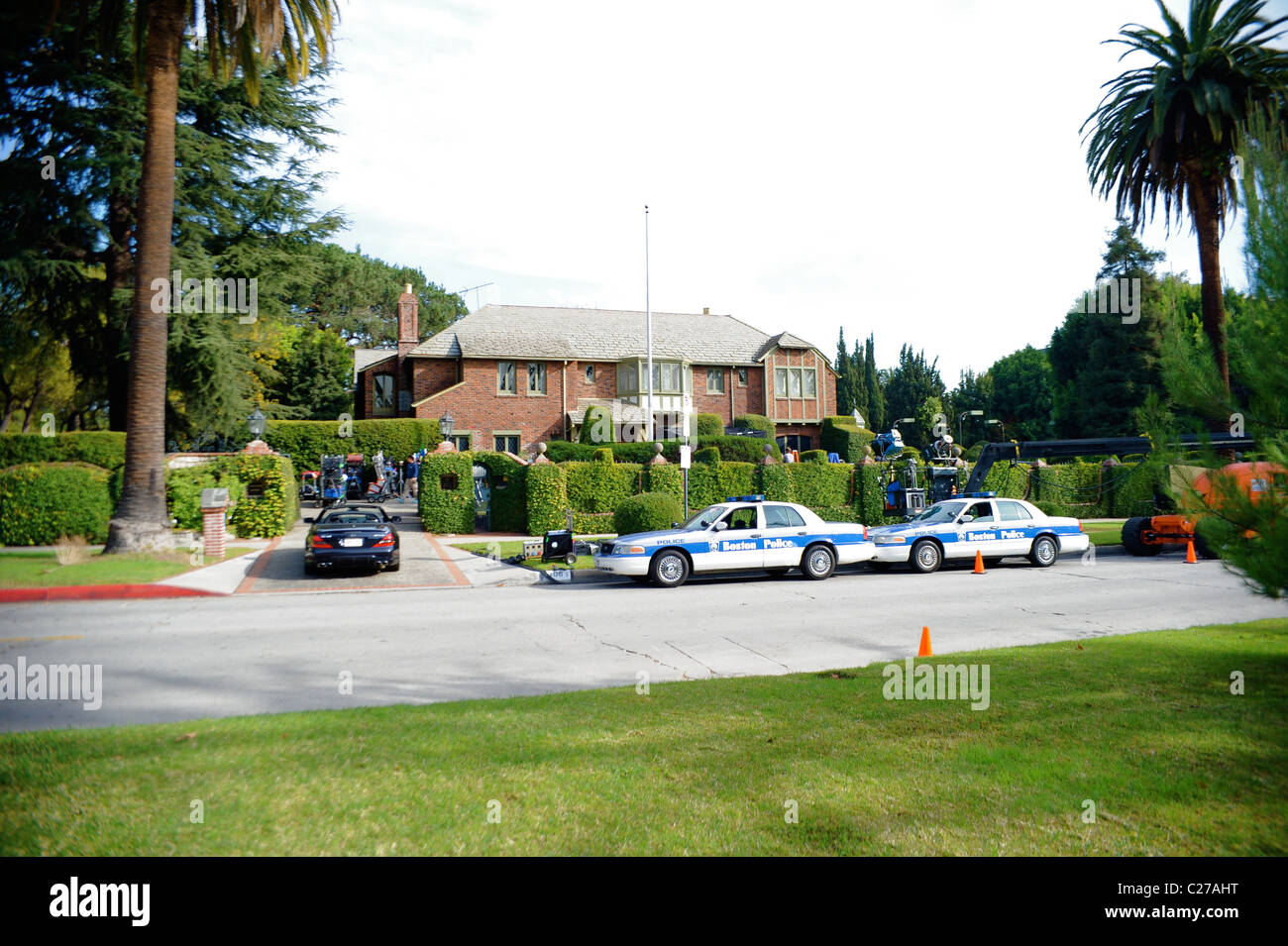 Angie Harmon and Sasha Alexander arriving for the filming of the pilot episode of Rizzoli. Los Angeles, California - 01.12.09 Stock Photo