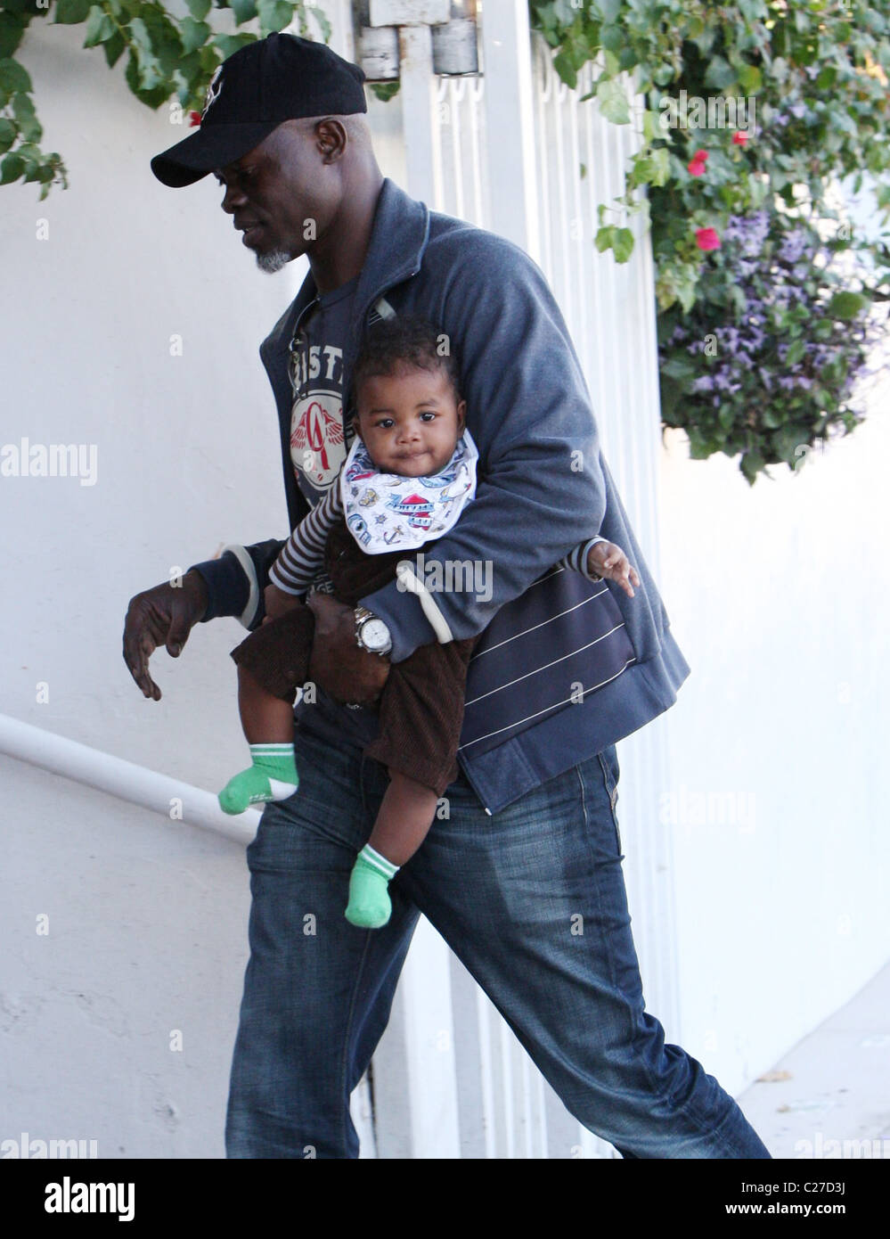 Djimon Hounsou walking in Cross Creek with his baby Kenzo Lee Hounsou in  Malibu Los Angeles, California, USA  Stock Photo - Alamy