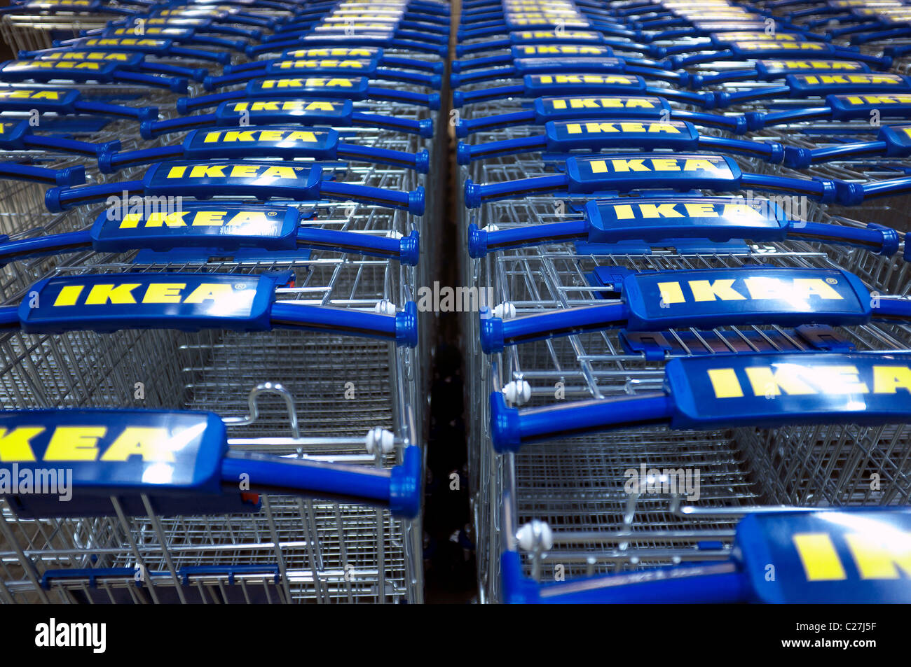 Ikea shopping trolley hi-res stock photography and images - Alamy