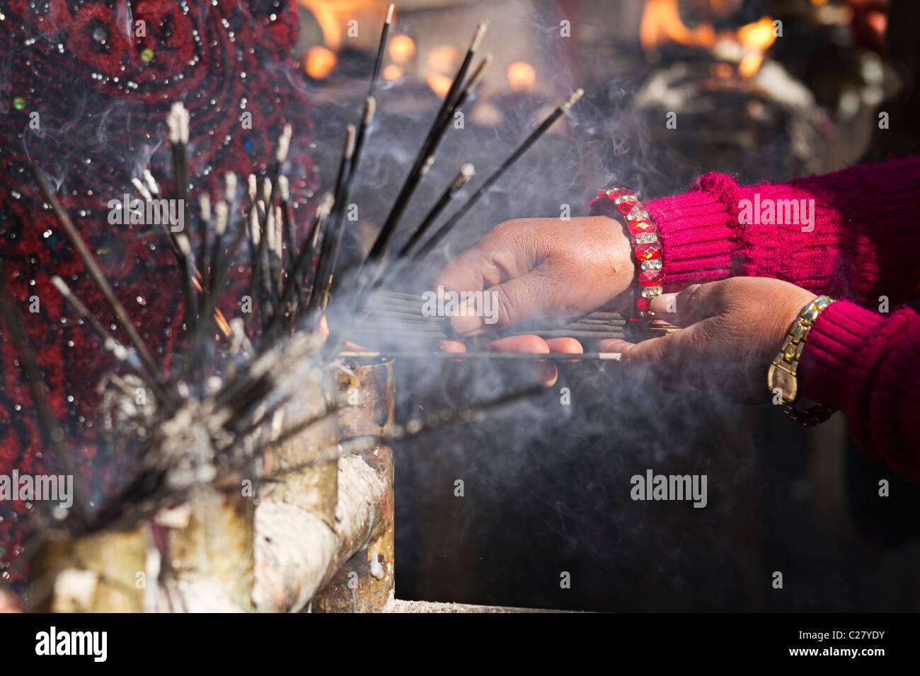 Incense sticks in hindu temple hi-res stock photography and images - Alamy