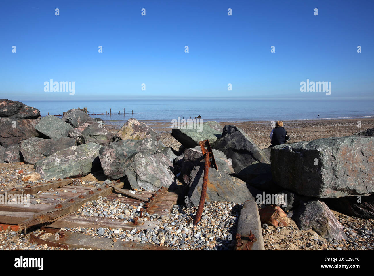 The failed "sea defences" at Happisburgh, Norfolk, UK Stock Photo - Alamy