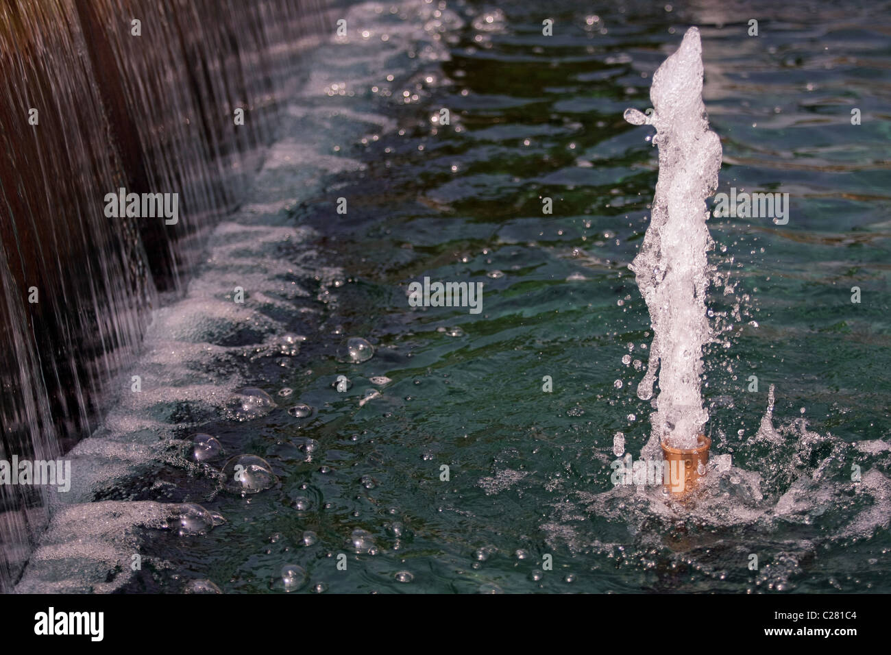 Fountain shooting water hi-res stock photography and images - Alamy