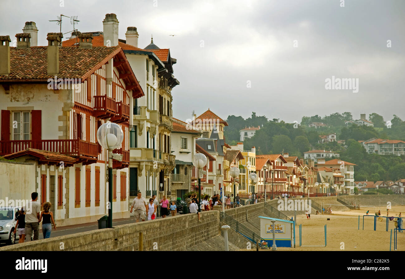 Saint Jean de Luz, French Basque Country, France - July 13th, 2019 : People  walk in the Place Louis XIV square in the historic center of Saint Jean de  Stock Photo - Alamy