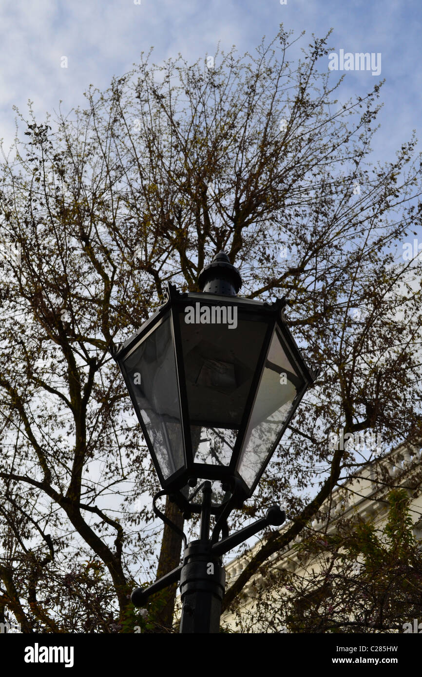 Traditional street lamp hi-res stock photography and images - Alamy