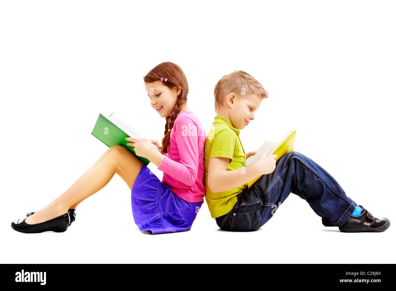 My sister to read books. Дети сидят спина к спине. Мальчик девочка спина к спине. Мальчик и девочка сидят спина к спине. Школьник спиной на белом фоне.