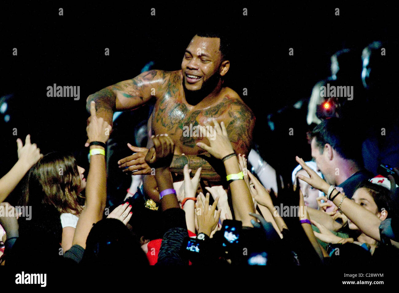 Flo Rida 2009 Flo Rida performs at Y 100 Jingle Ball 2009 at the Bank Atlantic Center ...