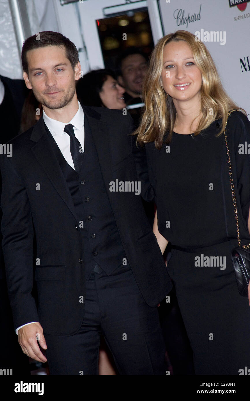 Tobey Maguire and Jennifer Meyer New York premiere of 'Nine' sponsored ...