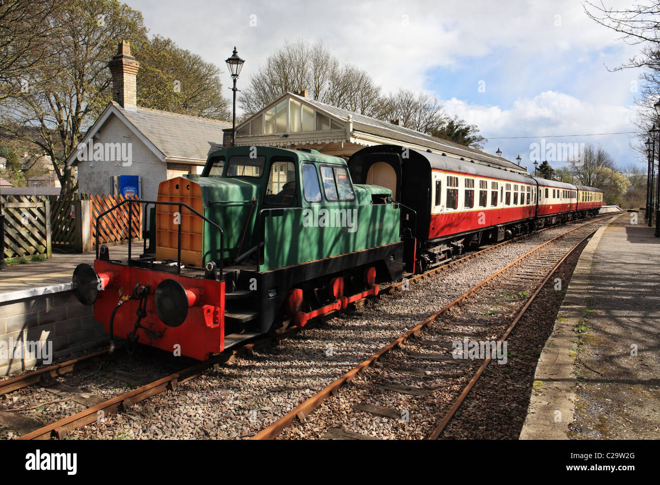A diesel and train stands in Stanhope station, Weardale