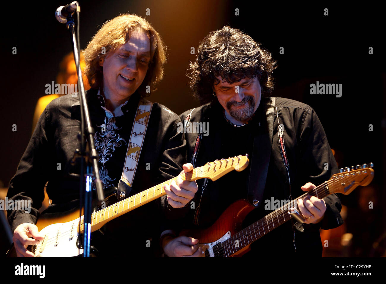 Eric Troyer and Phil Bates Electric Light Orchestra performing in Moscow Moscow, Russia - 10.12.09 Stock Photo Alamy