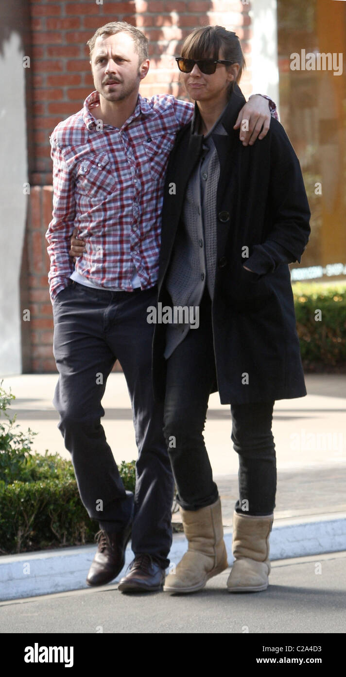 Giovanni Ribisi and his wife Mariah O'Brien out and about Christmas shopping Los Angeles, California - 23.12.09 Agent 47/ Stock Photo