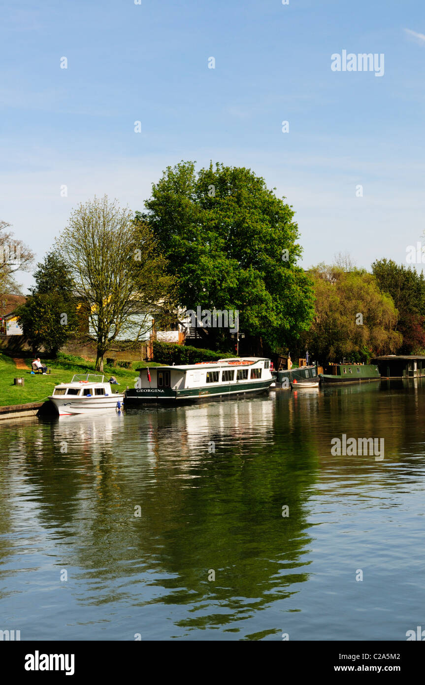 Boats moored on the River Cam at Chesterton, Cambridge, England, Uk