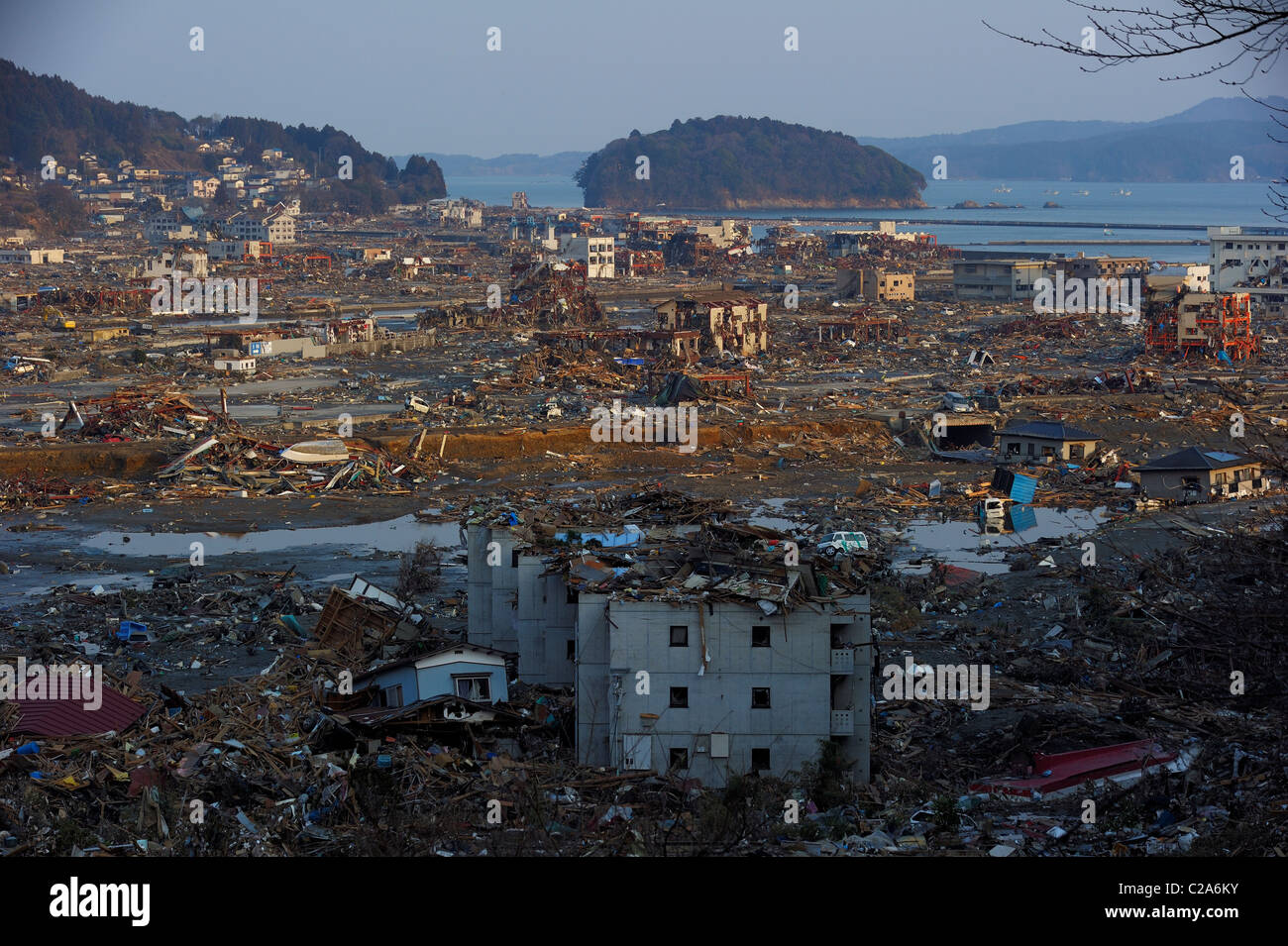 Earthquake damage buildings 2011 hi-res stock photography and images