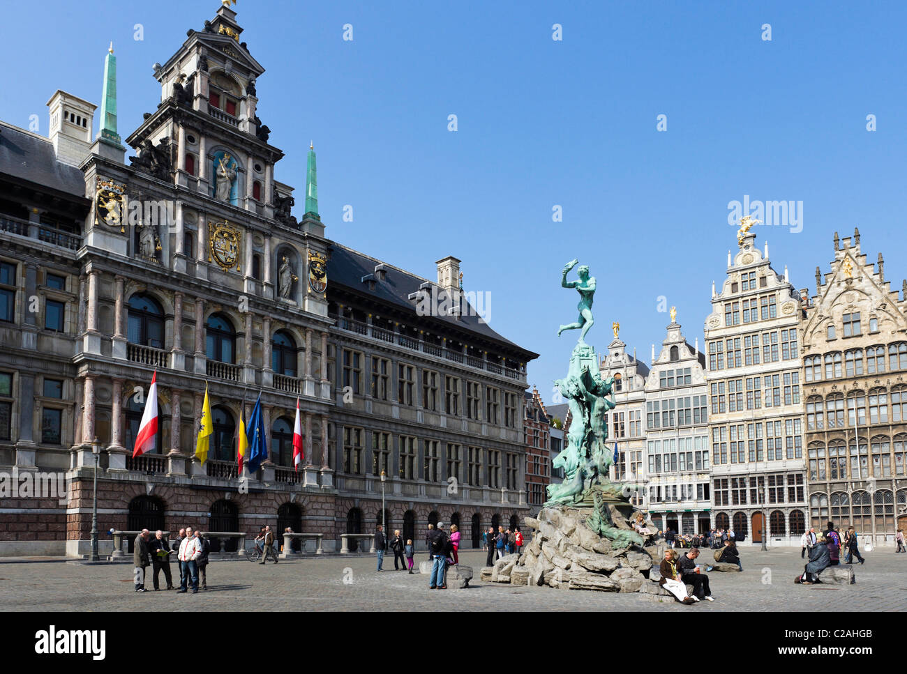 The Grote Mark (Main Square) with the Stadhuis (Town Hall) to the left and the Brabo Fountain in the centre, Antwerp, Belgium Stock Photo