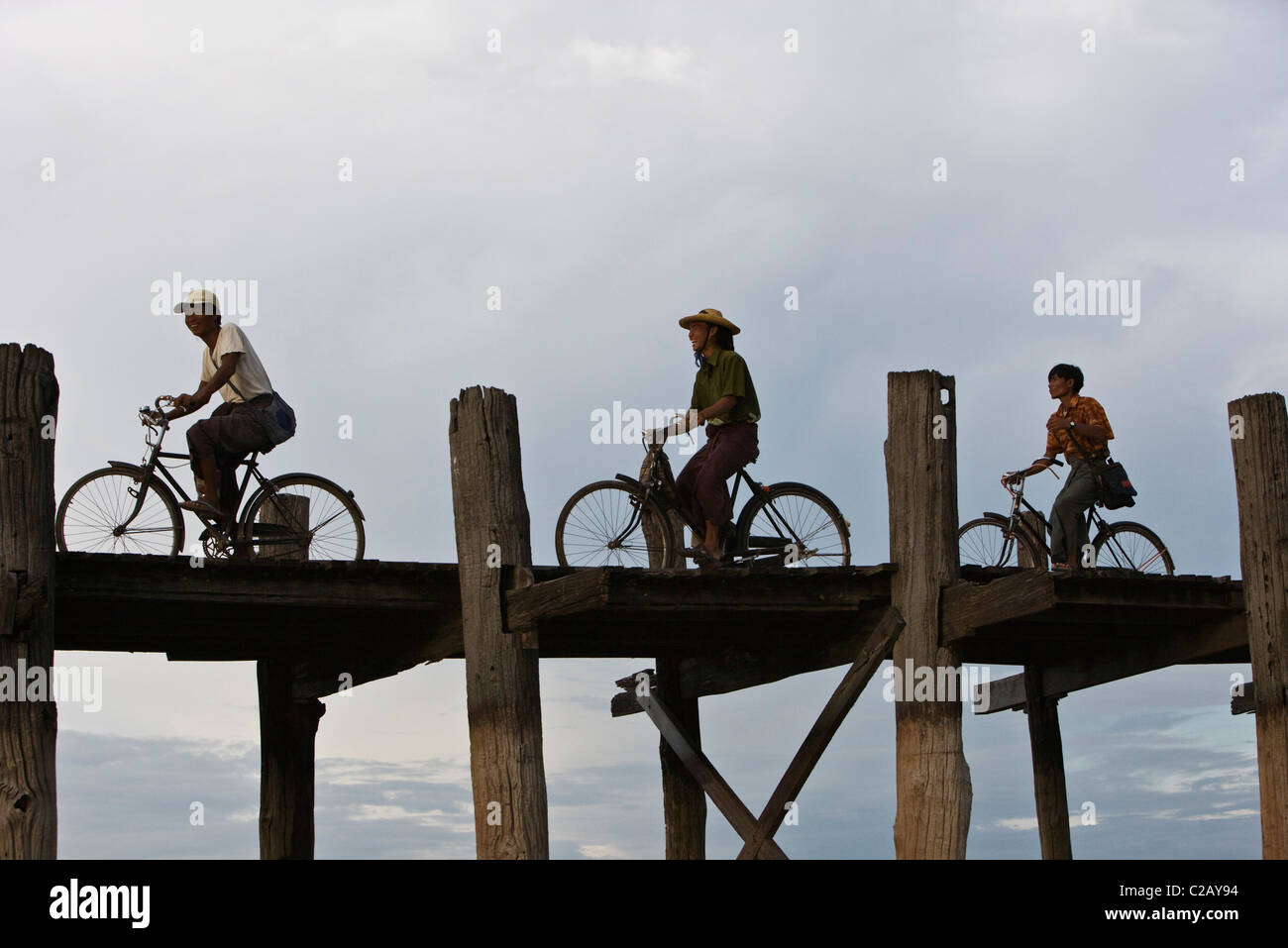 Burma bridge u bein bicycle hi-res stock photography and images - Alamy