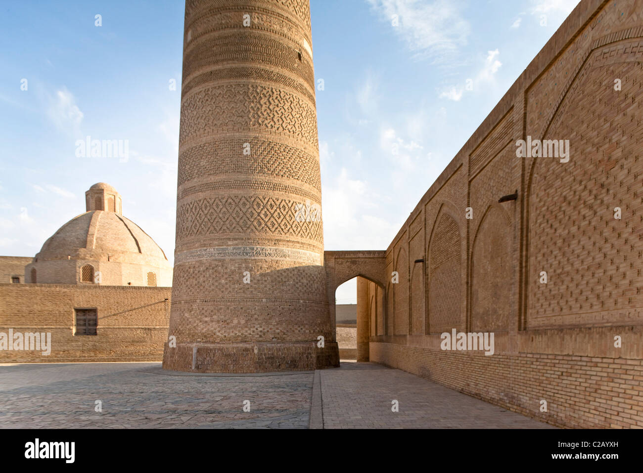 Uzbekistan, Bukhara, Kalyan minaret and Po-i-Kalyan complex Stock Photo