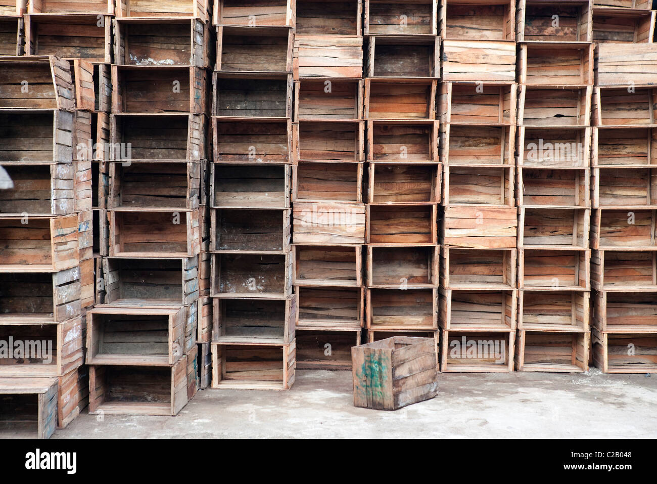 Empty wooden crates hires stock photography and images Alamy