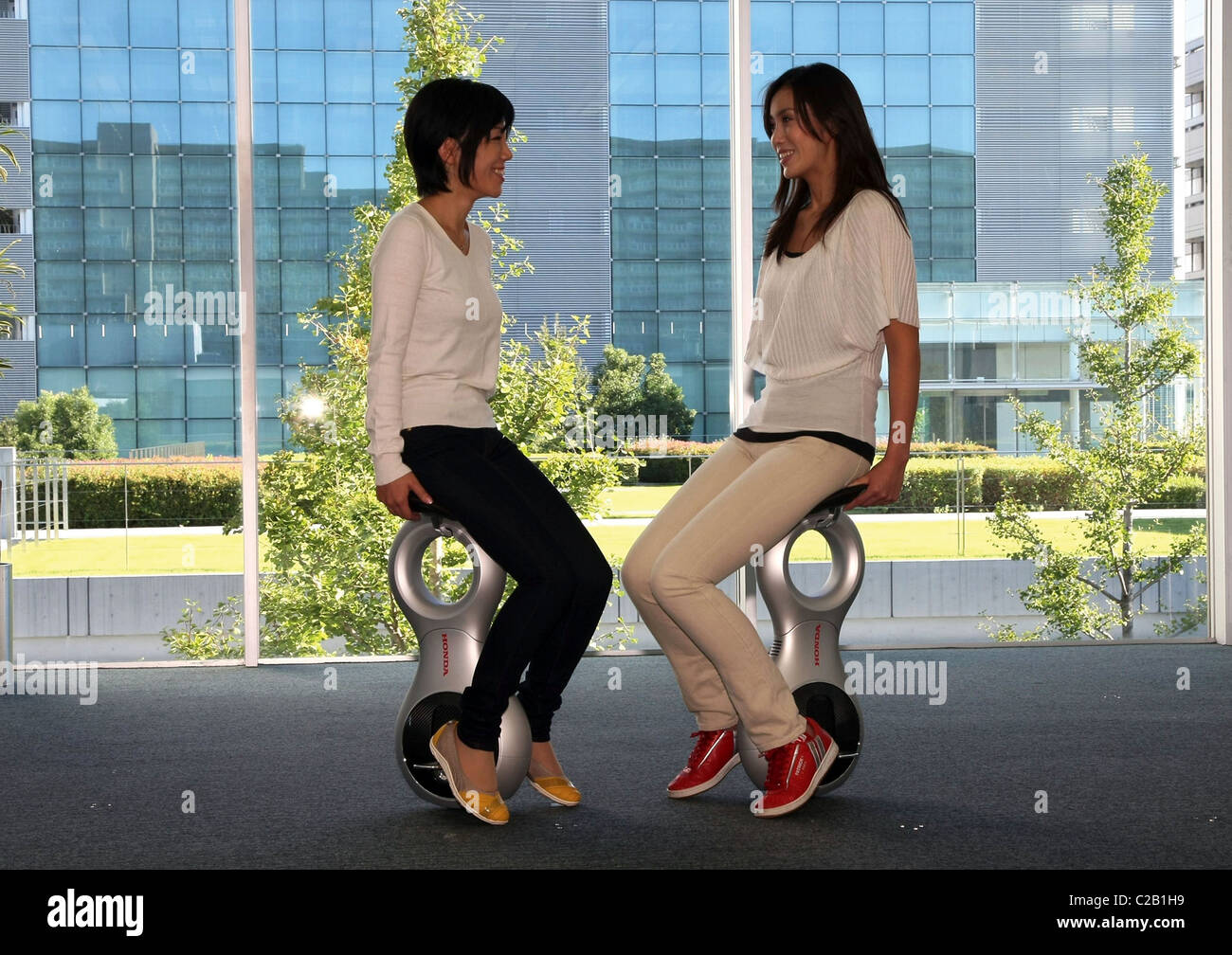 Honda unveils its electric unicycle at the U3X at Tokyo Motor Show