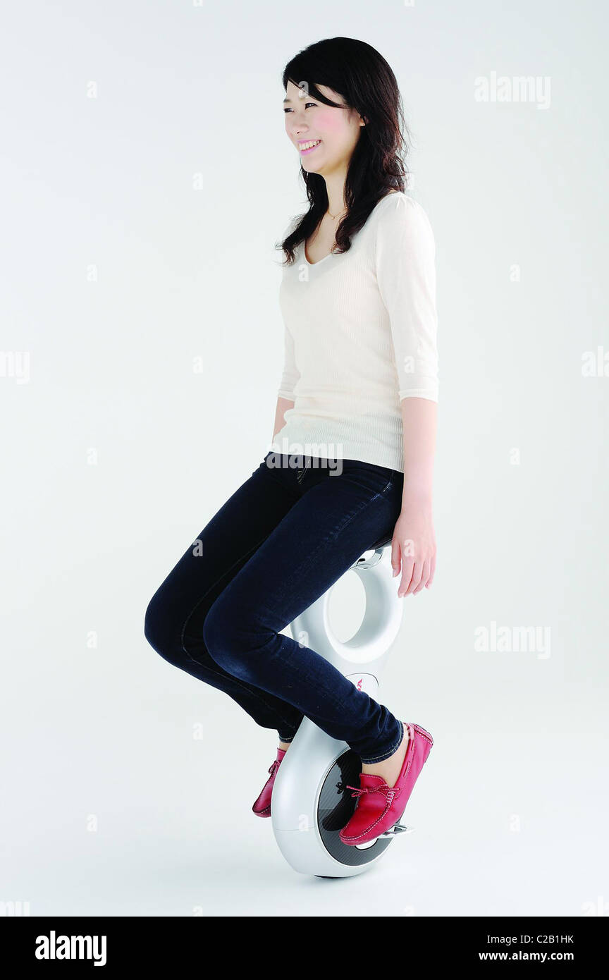 Honda unveils its electric unicycle at the U3X at Tokyo Motor Show