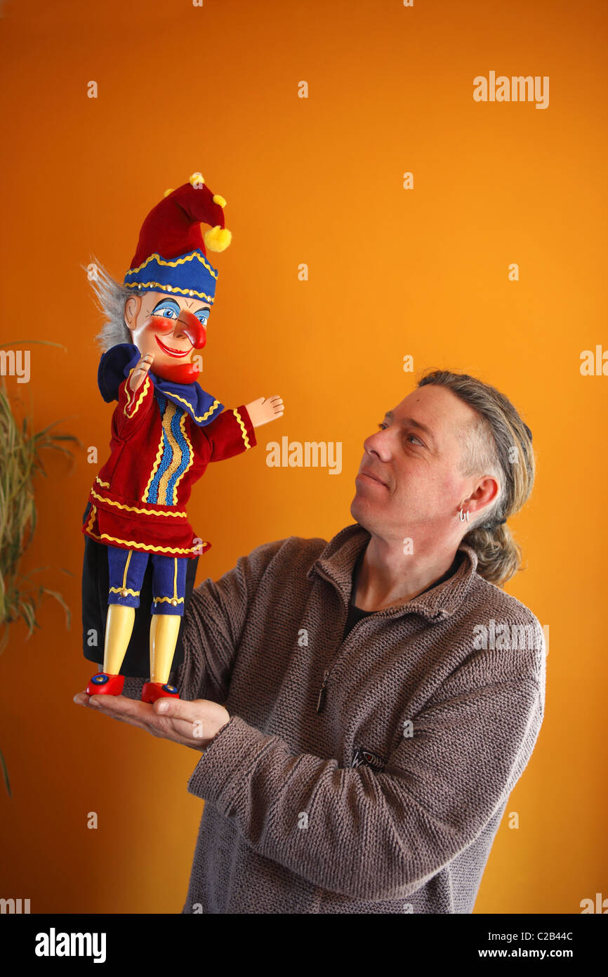 Professor Mark Poulton with his Punch and Judy puppets Stock Photo Alamy
